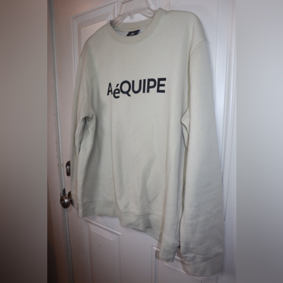 H&M SWEATSHIRT WITH PRINTED DESIGN size large - Picture 2 of 3